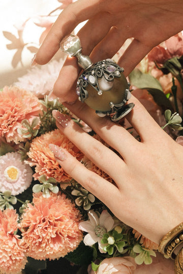 ๐ฟ Why Perfume Oils Last Longer than Sprays โ The Science of Scent Longevity