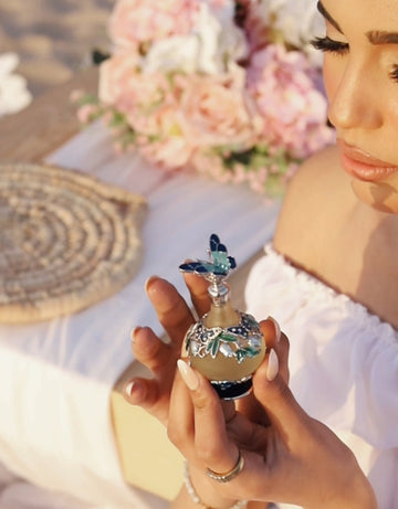 Why Alcohol-Free Egyptian Perfume Oils Are Changing the Way People Wear Fragrance